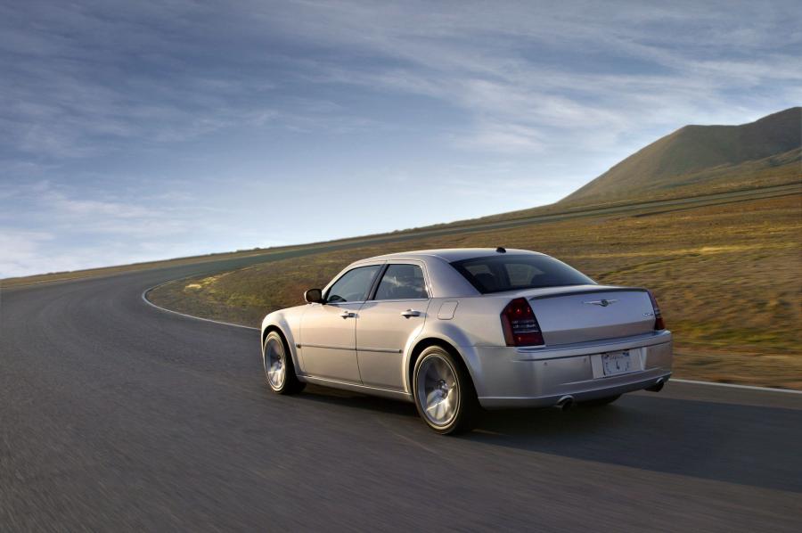  Chrysler 300C SRT8 2004 года  (EU) (фото 30 из 47)